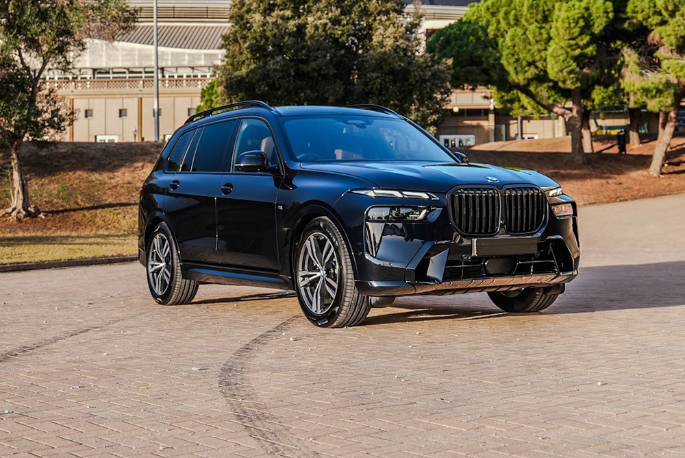 rent bmw x7 facelift