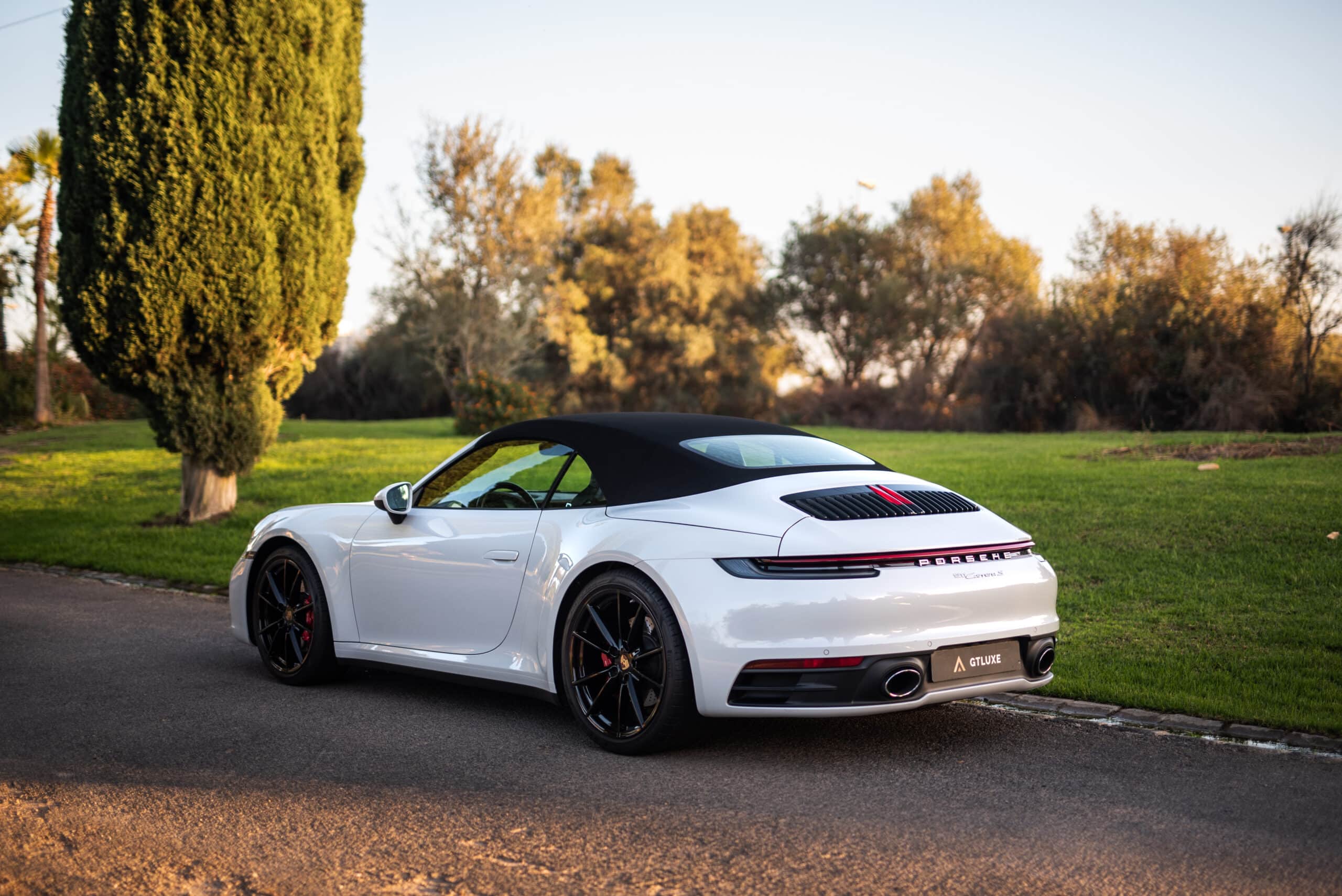 porsche con tela negra