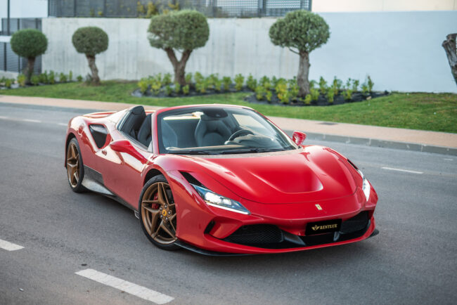 alquilar deportivo ferrari f8
