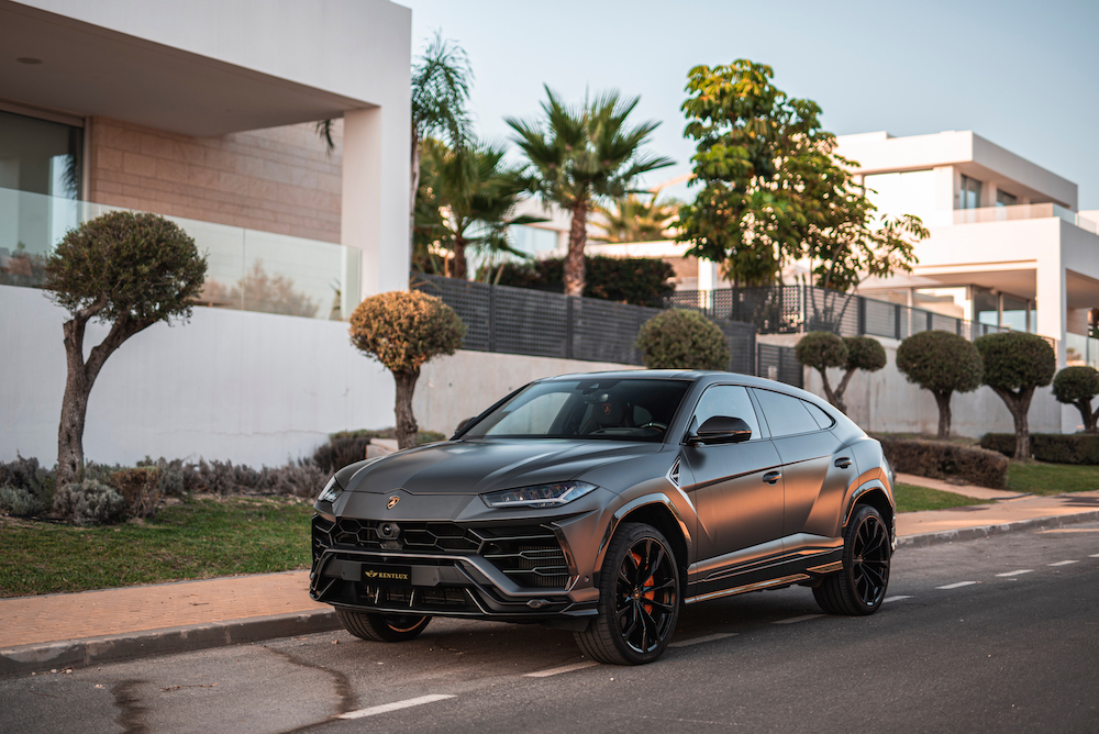 alquilar lamborghini urus