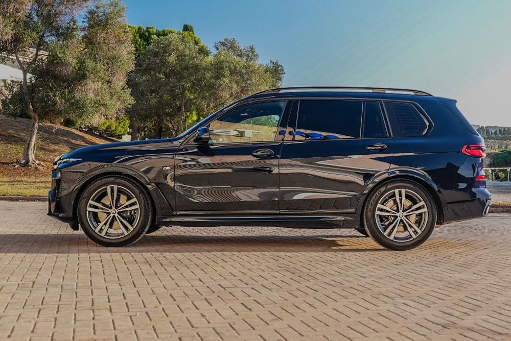 rent bmw x7 facelift