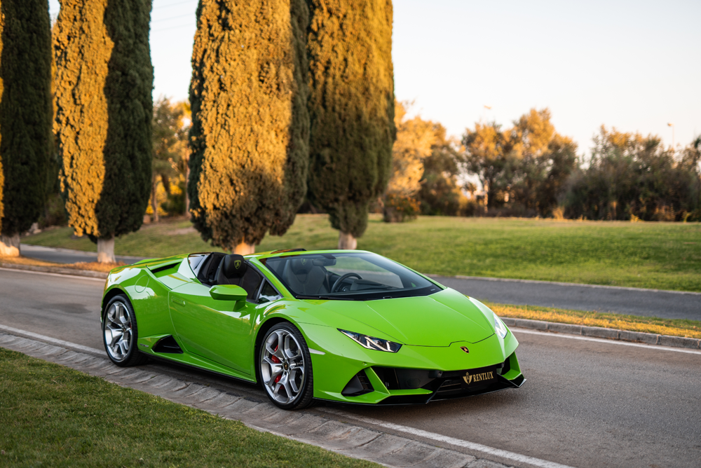 alquilar lamborghini huracan evo spyder verde