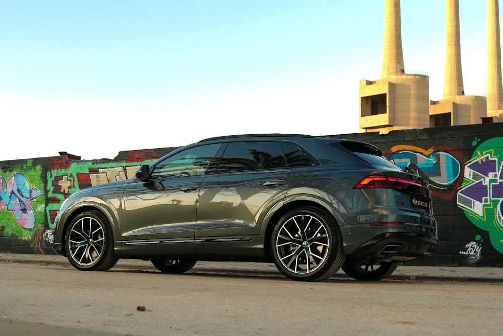 exterior audi q8 s line