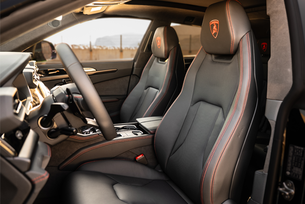 Lamborghini Urus SE / 2025-2026