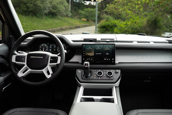Interior Volante Land Rover Defender 110 7 pax _ 2026