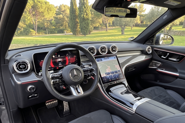 Interior Volante Mercedes GLC 300 Pack AMG / 2025