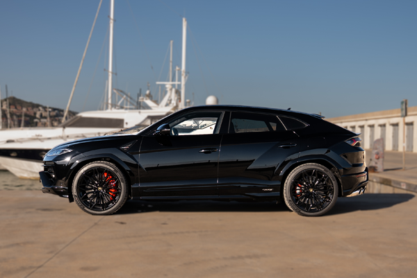 Lamborghini Urus SE / 2025-2026
