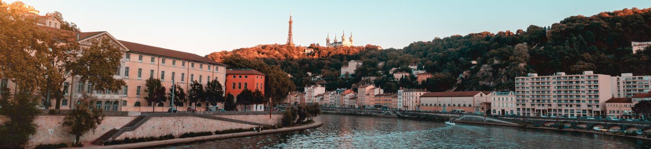 Alquilar coches de lujo en Lyon